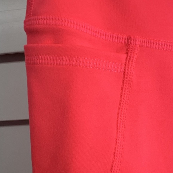 Lilly Pulitzer Luxletic 6" Weekender High Rise Scallop Bike Shorts Size Small - Picture 3 of 6